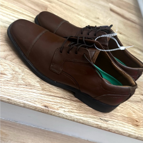 *NEW* Clarks Men\'s Brown Leather Dress Shoes size 11 (no box) main image 7